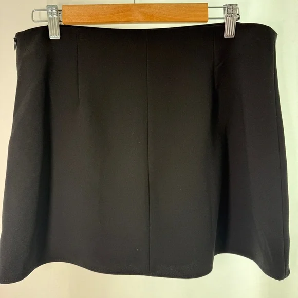Zara Elegant Black Mini Skirt - Picture 3 of 9